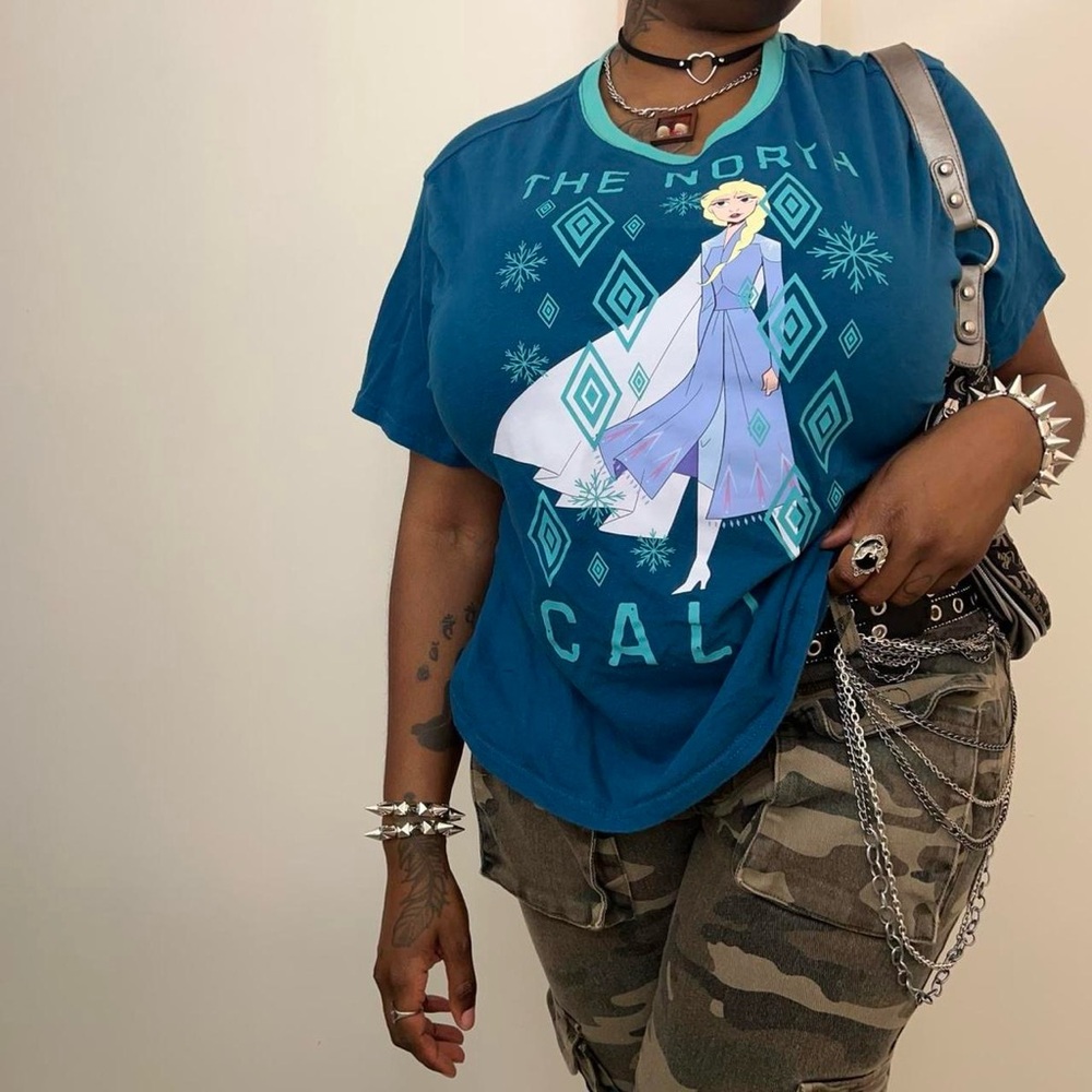 Elsa Frozen II The North Calls Blue and Aqua Graphic Pajama Tee